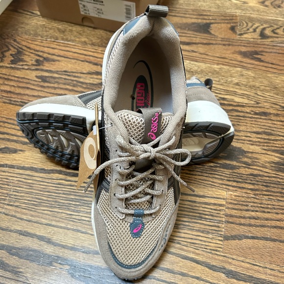 ASICS Gel-1090v2 NWT - Picture 3 of 8